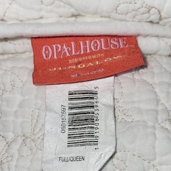 Opalhouse Designed With Jungalow Dove Stitched Quilt - Picture 6 of 7